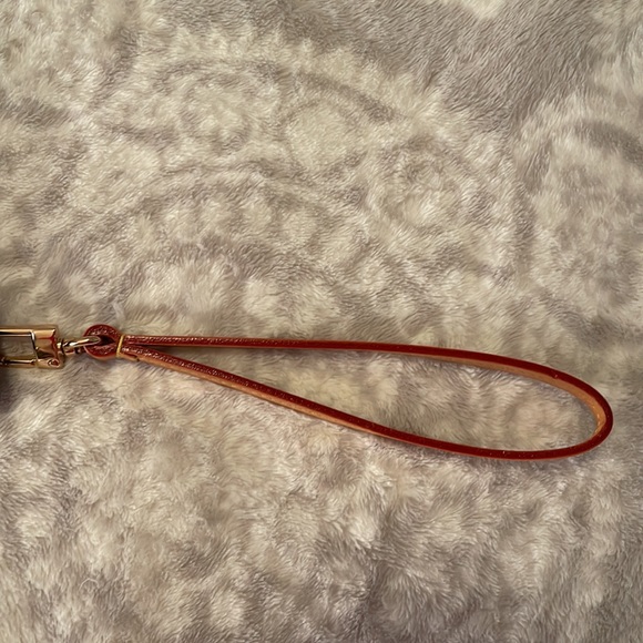 Louis Vuitton wristlet - Picture 5 of 5